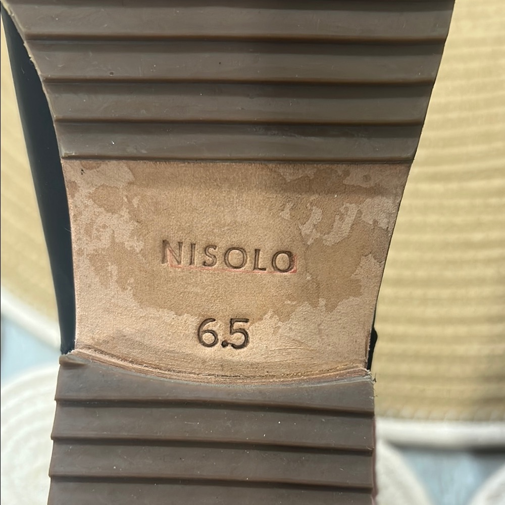 Nisolo Everyday Chelsea Boot - Picture 6 of 15